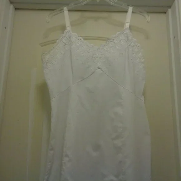 VINTAGE SWEET COTTON MIXED EYELET FULL SLIP 16/36